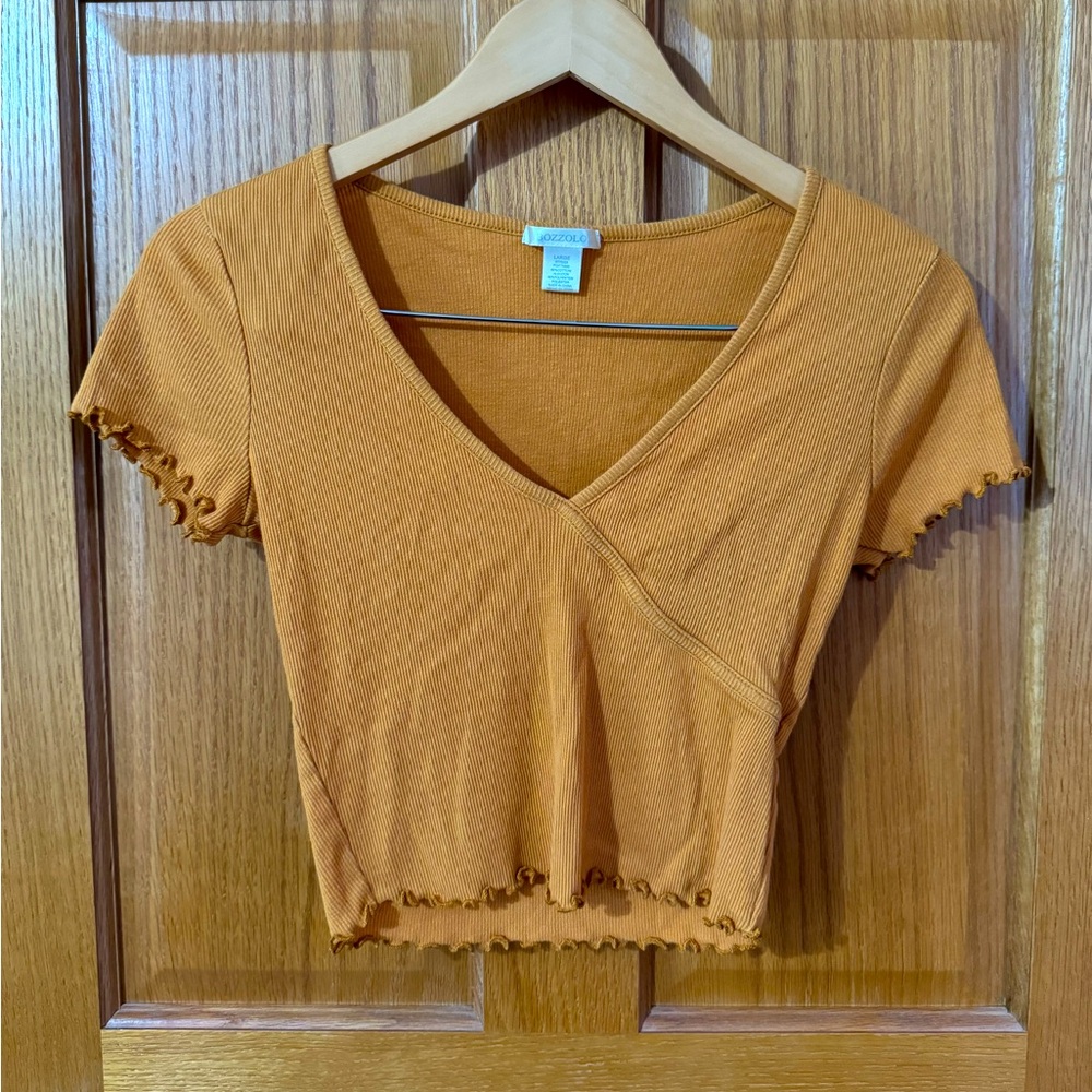 5/$40 - Crop Top Tee - Large